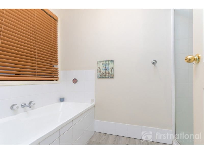 31 Paul Place, Glass House Mountains QLD 4518