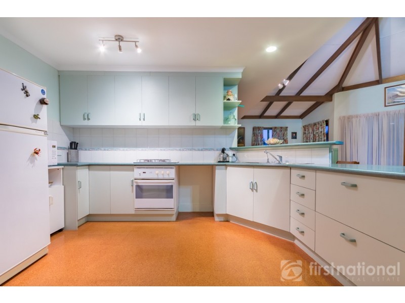 5 Knowles Place, Glass House Mountains QLD 4518