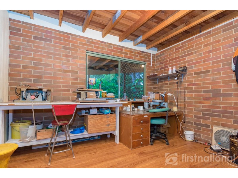 5 Knowles Place, Glass House Mountains QLD 4518