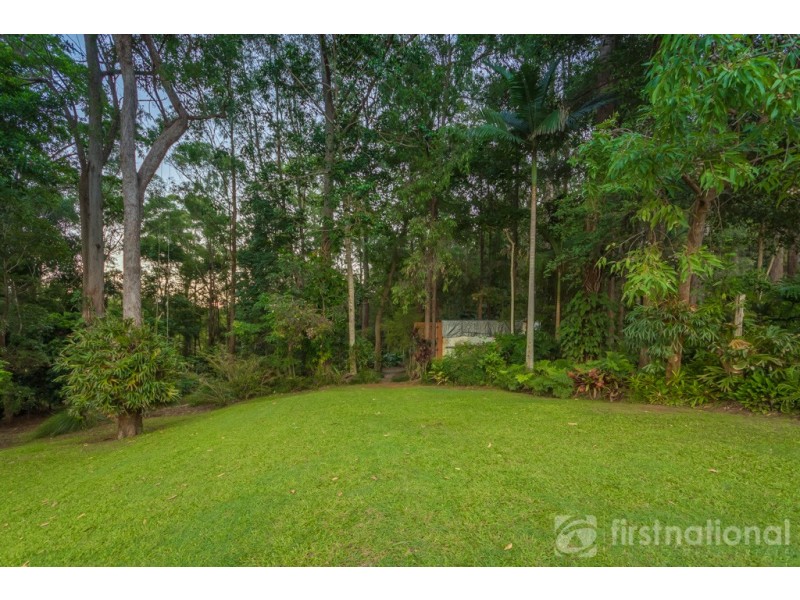5 Knowles Place, Glass House Mountains QLD 4518