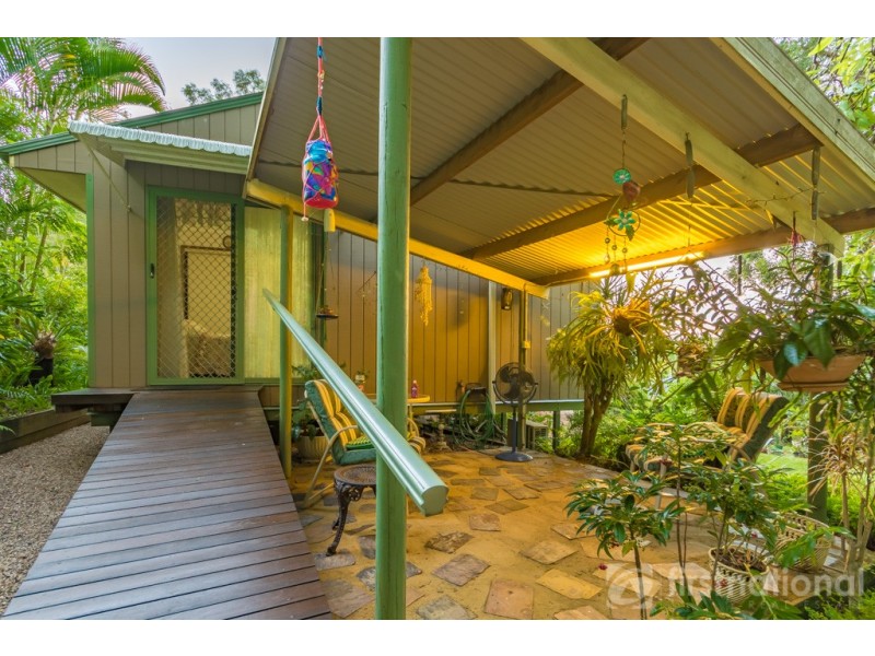 5 Knowles Place, Glass House Mountains QLD 4518