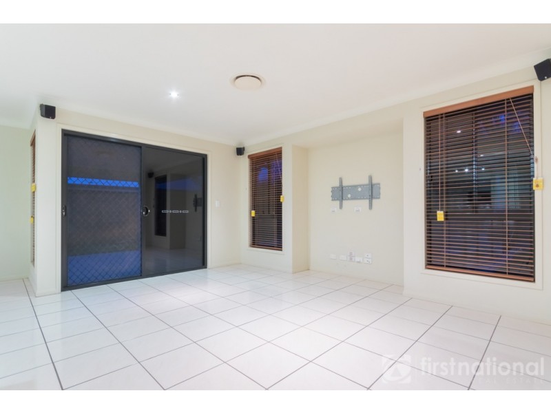 12 Crumpton Place, Beerwah QLD 4519