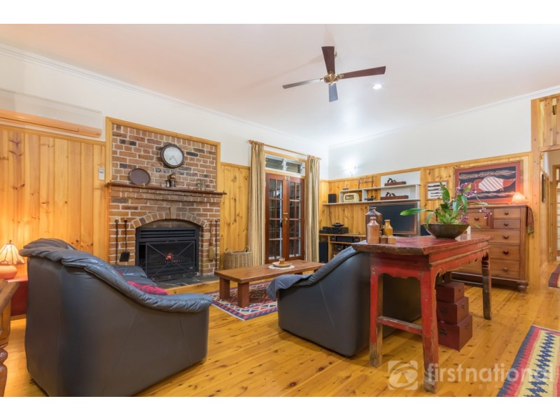 7 Crittenden Road, Glass House Mountains QLD 4518