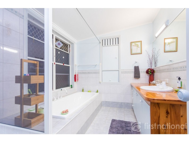 7 Crittenden Road, Glass House Mountains QLD 4518