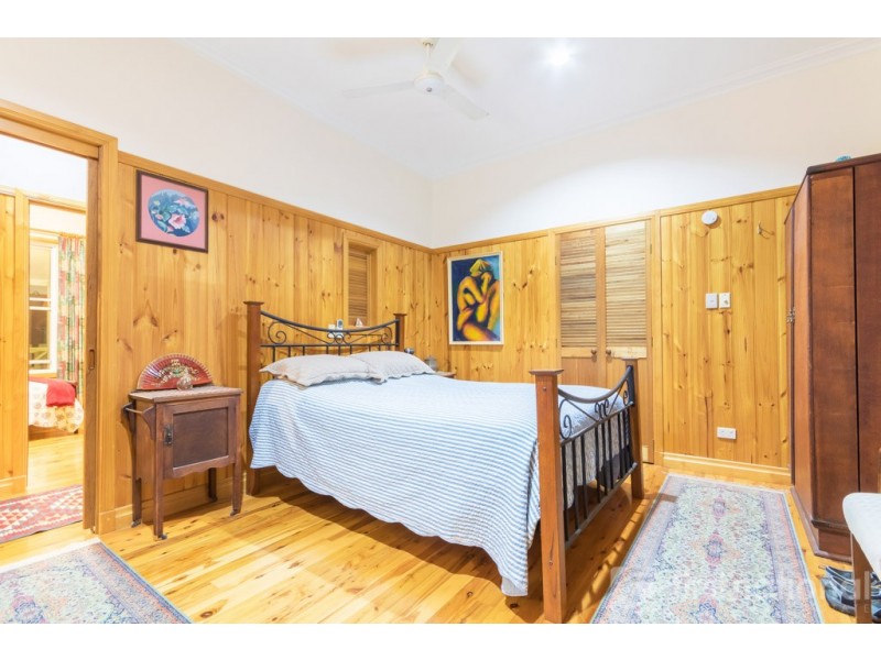 7 Crittenden Road, Glass House Mountains QLD 4518