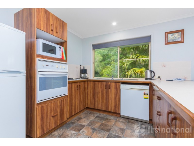 11 Knowles Place, Glass House Mountains QLD 4518
