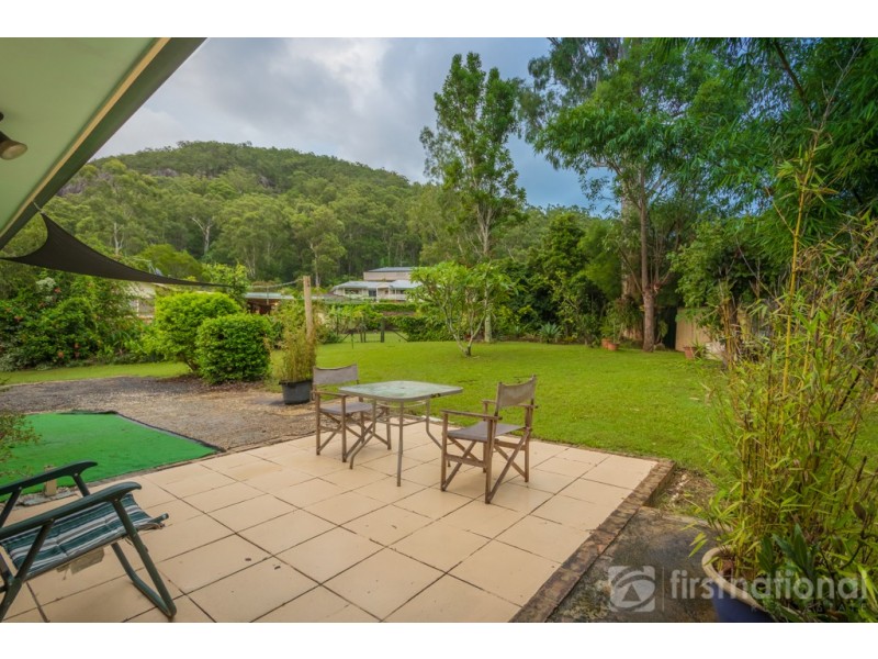 11 Knowles Place, Glass House Mountains QLD 4518