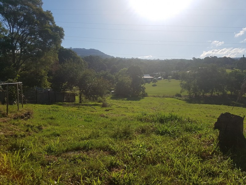 58 Strawberry Road, Beerwah QLD 4519