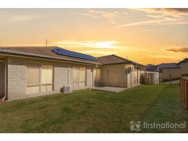2 Gloria Close, Glass House Mountains QLD 4518