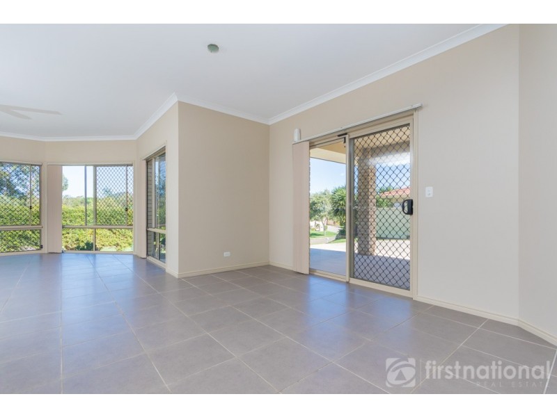 2 Gloria Close, Glass House Mountains QLD 4518