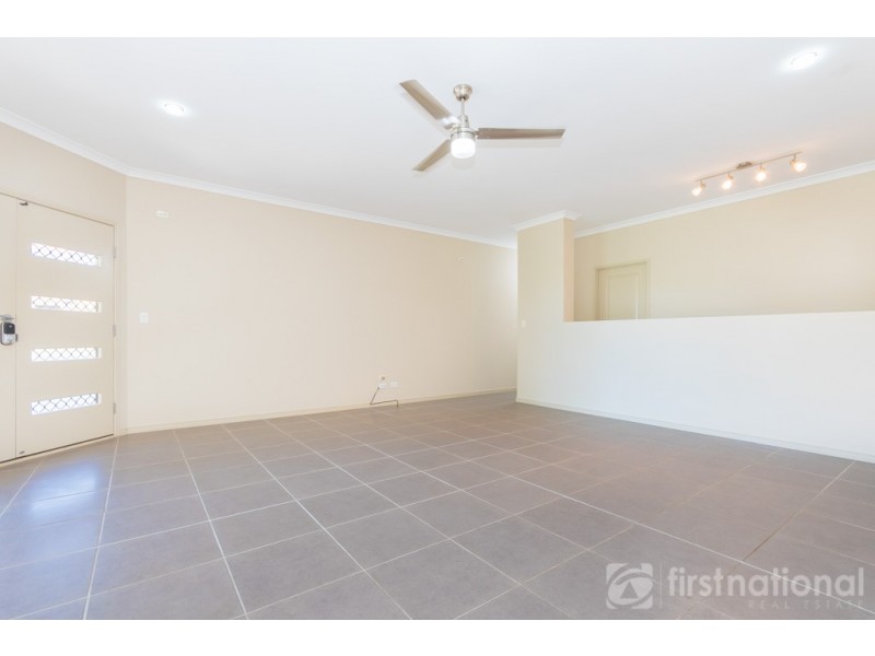 2 Gloria Close, Glass House Mountains QLD 4518