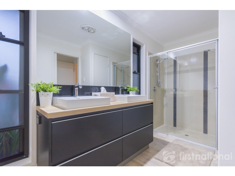23 Endeavour Bark Drive, Glass House Mountains QLD 4518