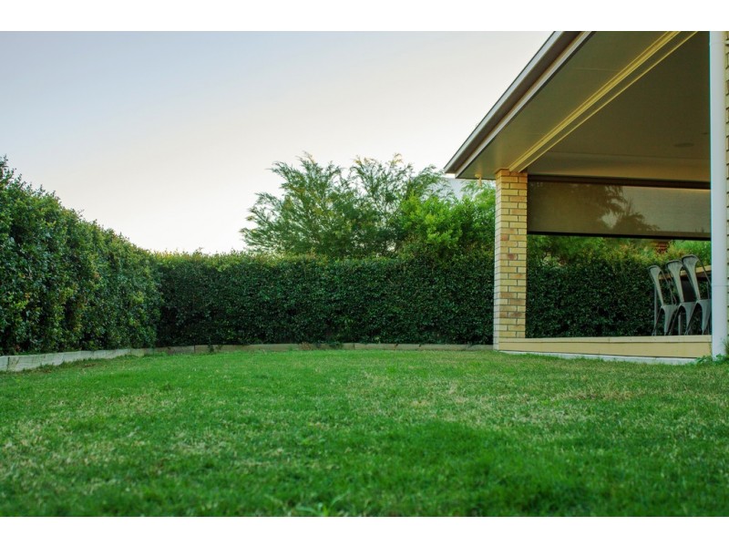 27 Clark Avenue, Glass House Mountains QLD 4518