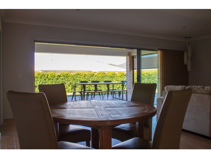 27 Clark Avenue, Glass House Mountains QLD 4518