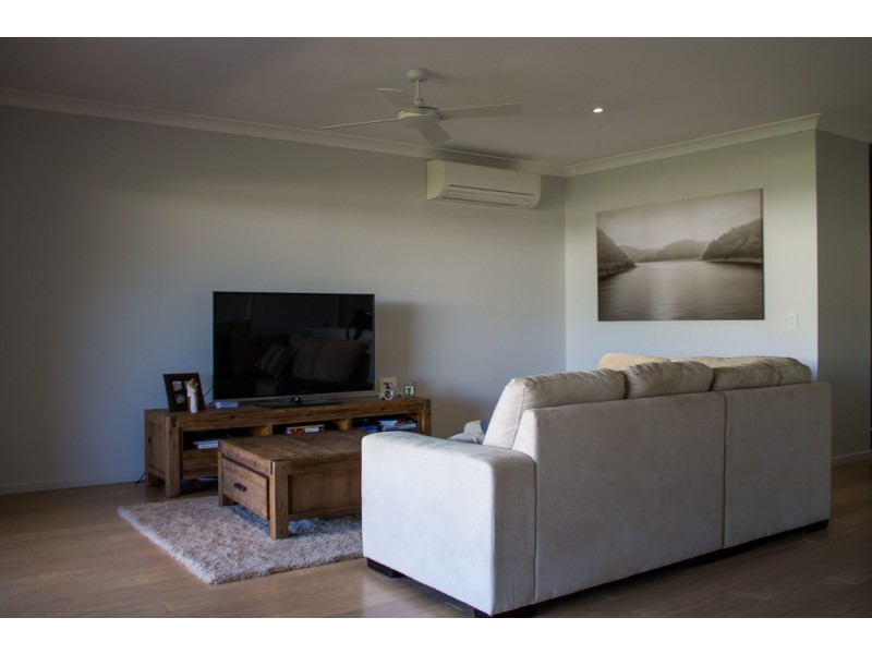 27 Clark Avenue, Glass House Mountains QLD 4518