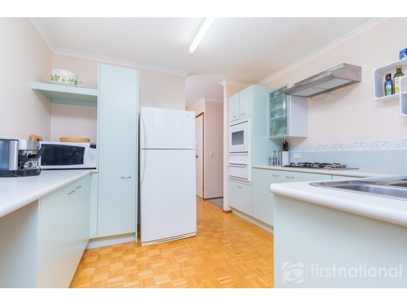 8 Kirsten Drive, Glass House Mountains QLD 4518