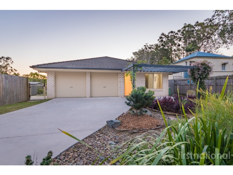 25 Railway Parade, Glass House Mountains QLD 4518