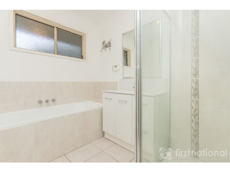 25 Railway Parade, Glass House Mountains QLD 4518