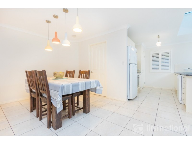 25 Railway Parade, Glass House Mountains QLD 4518