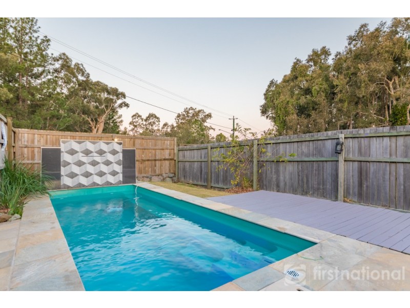 25 Railway Parade, Glass House Mountains QLD 4518