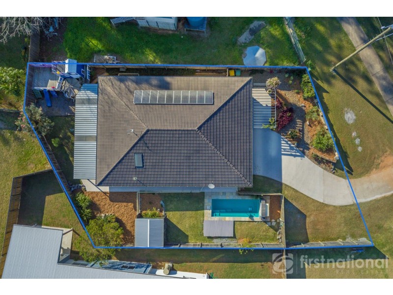 25 Railway Parade, Glass House Mountains QLD 4518