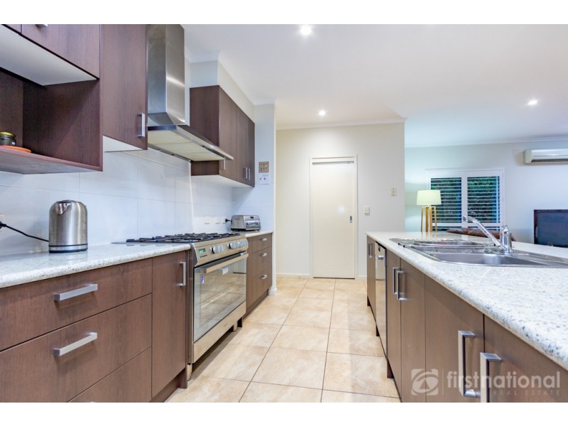 9 Peak View Place, Glass House Mountains QLD 4518