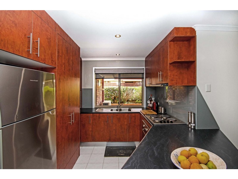 24 Redwood Court, Landsborough QLD 4550