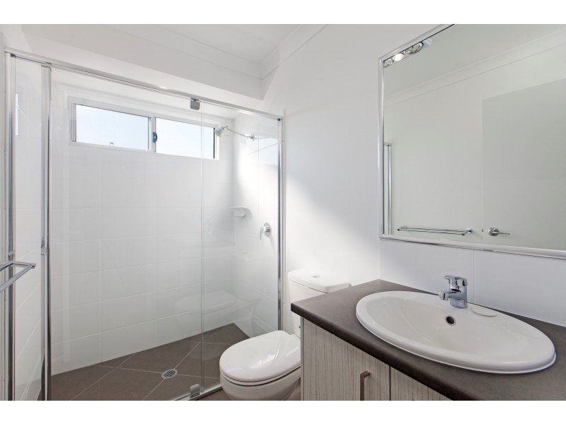 2/7 Speargrass Court, Beerwah QLD 4519