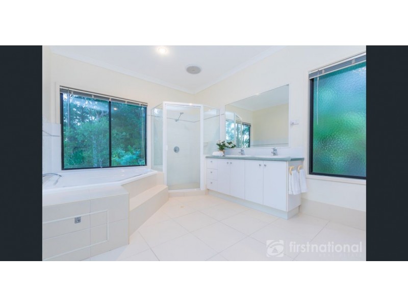 7 Knowles Place, Glass House Mountains QLD 4518