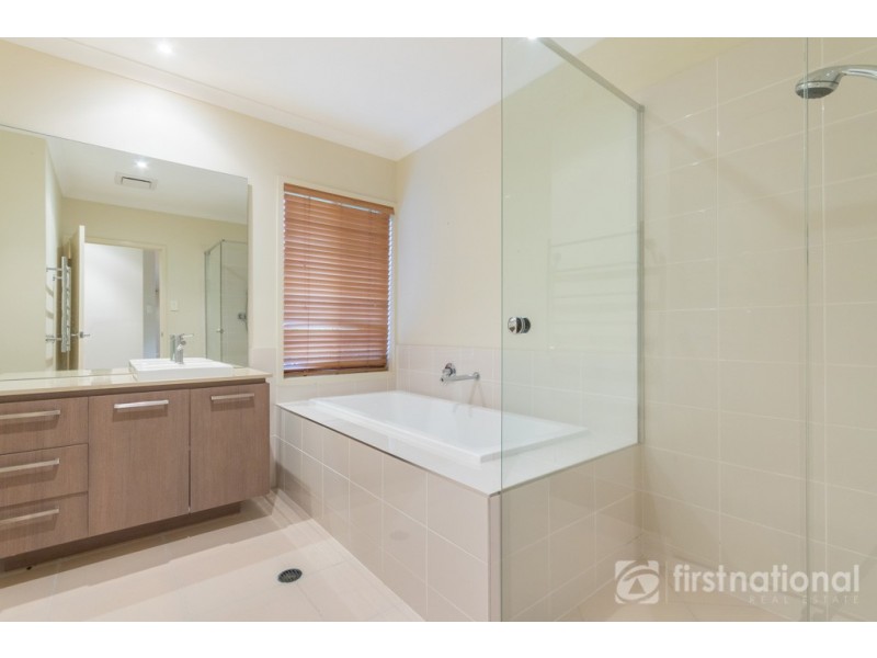 15 Sharyn Place, Glass House Mountains QLD 4518