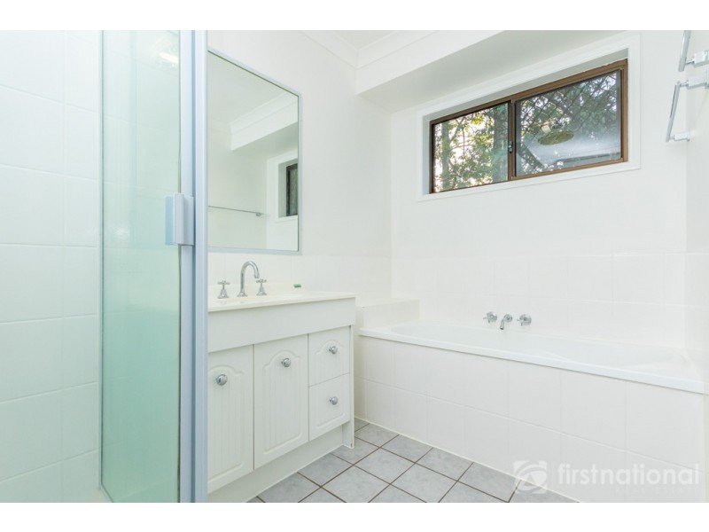7 Alexandra Ct, Glass House Mountains QLD 4518