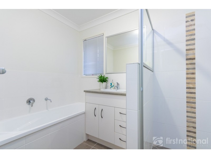 8 Crumpton Place, Beerwah QLD 4519