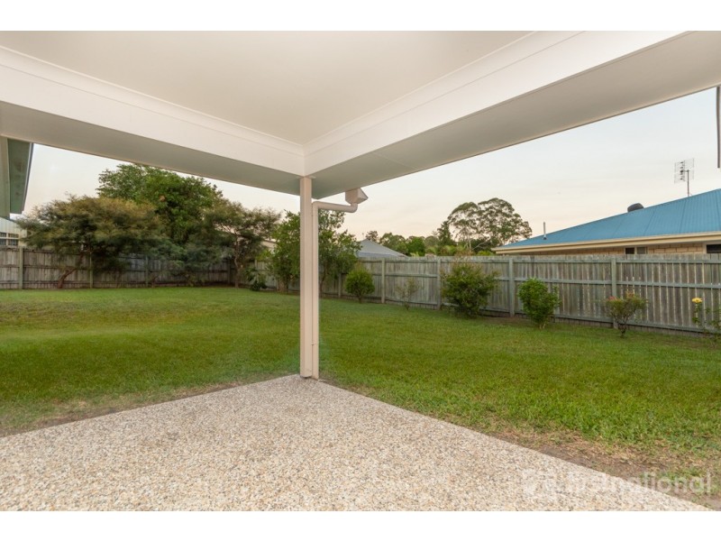8 Crumpton Place, Beerwah QLD 4519