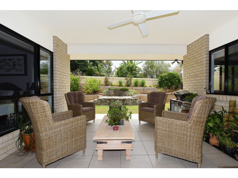 20 Gordon Place, Glass House Mountains QLD 4518