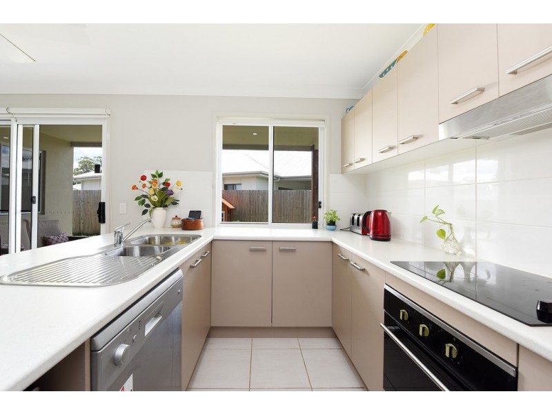 4a Sairs Street, Glass House Mountains QLD 4518