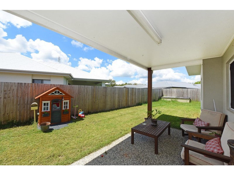 4a Sairs Street, Glass House Mountains QLD 4518