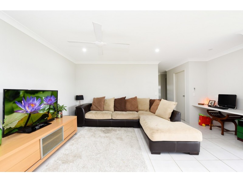 4a Sairs Street, Glass House Mountains QLD 4518