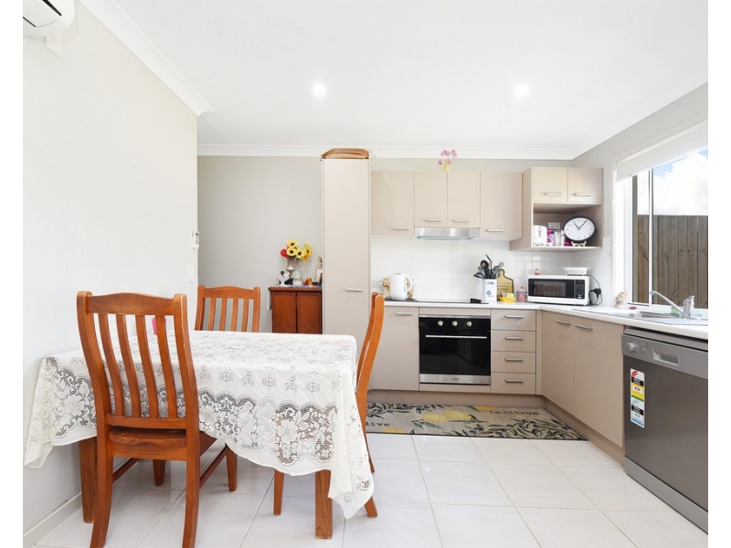 4b Sairs Street, Glass House Mountains QLD 4518