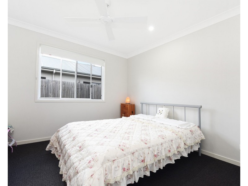 4b Sairs Street, Glass House Mountains QLD 4518