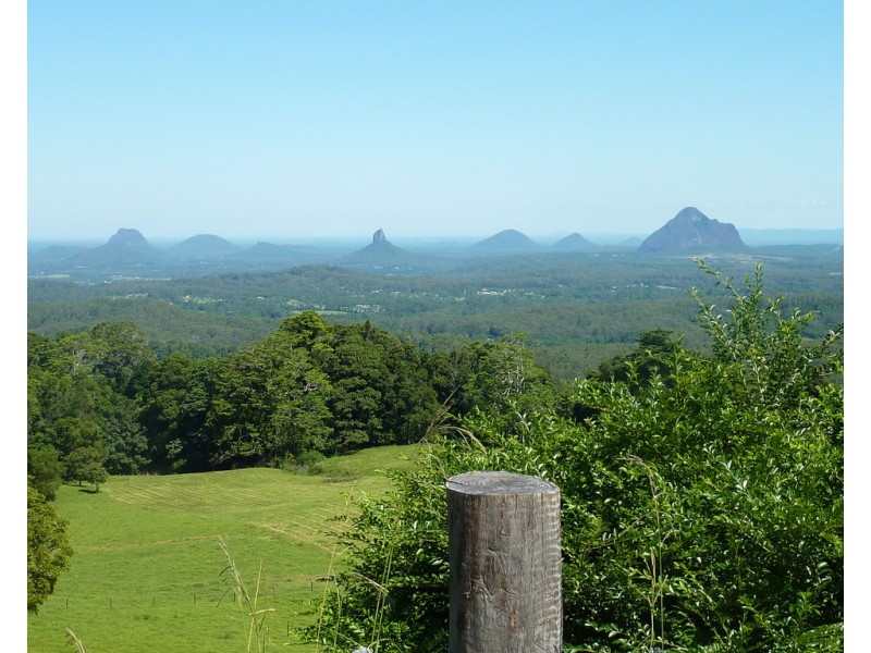 4b Sairs Street, Glass House Mountains QLD 4518