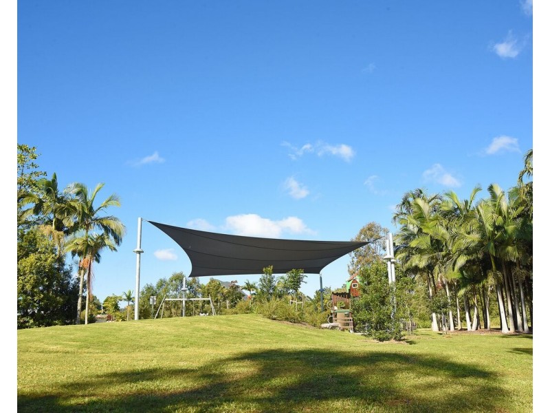 4b Sairs Street, Glass House Mountains QLD 4518
