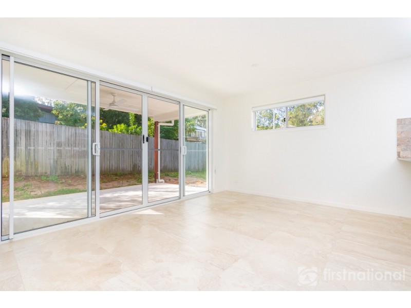 2/23 Railway Parade, Glass House Mountains QLD 4518