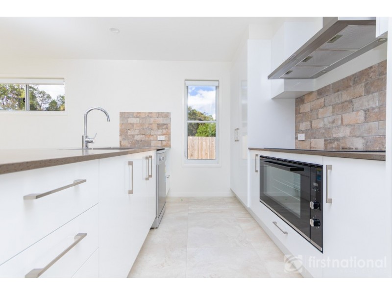 2/23 Railway Parade, Glass House Mountains QLD 4518