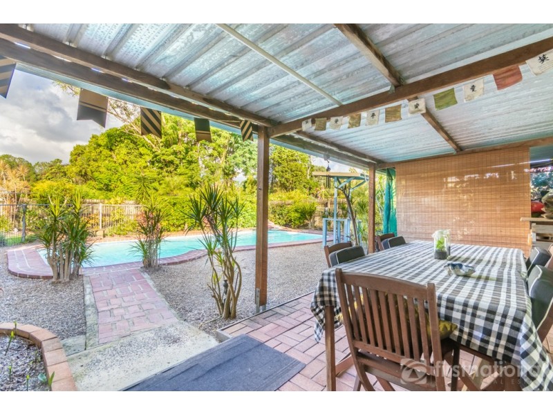 4 Montrose Street, Beerwah QLD 4519
