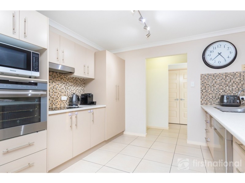 8 Greenview Avenue, Beerwah QLD 4519