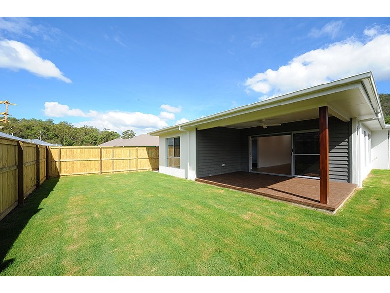 40 Palmerston Crescent, Beerwah QLD 4519