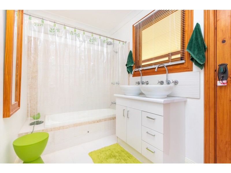 Glass House Mountains QLD 4518