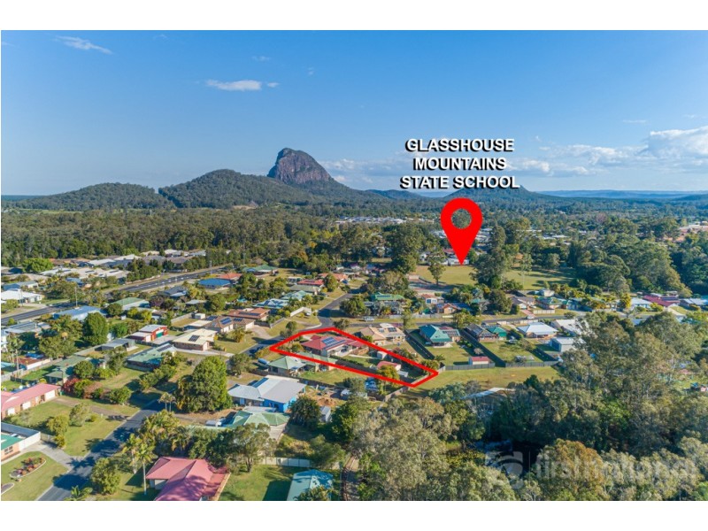 12 Paul Place, Glass House Mountains QLD 4518