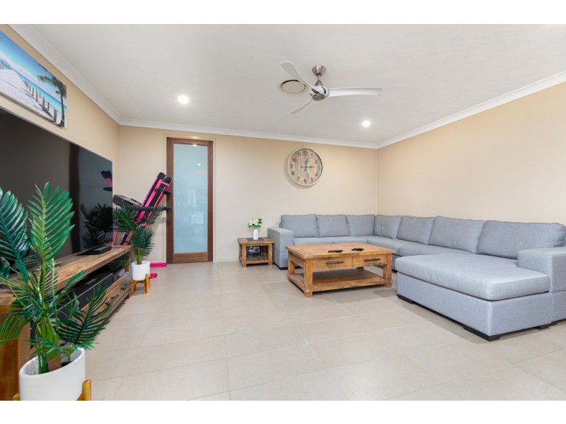 19 Endeavour Bark Drive, Glass House Mountains QLD 4518