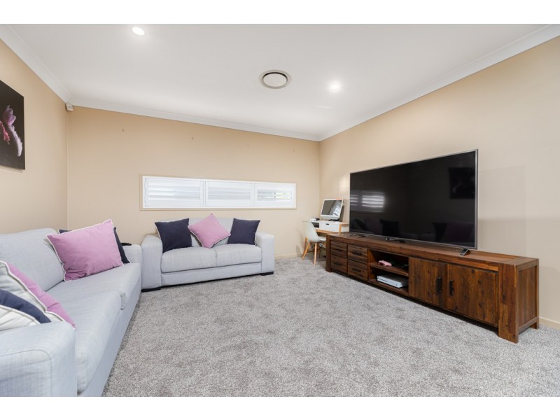 19 Endeavour Bark Drive, Glass House Mountains QLD 4518